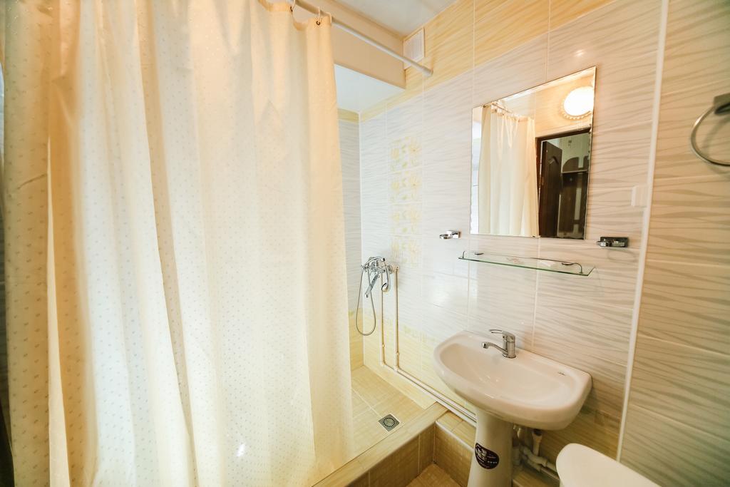 Sary Arka Hotel Pavlodar Exterior photo