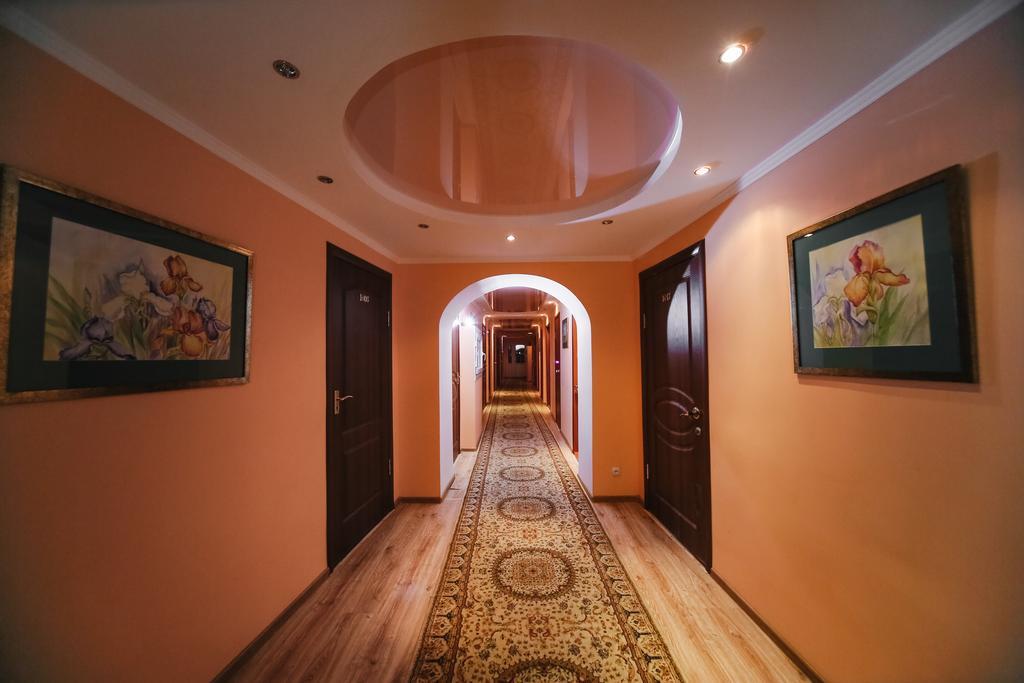 Sary Arka Hotel Pavlodar Exterior photo